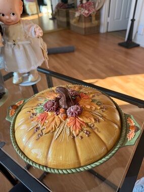 Vintage Autumn Harvest Ceramic Pumpkin Covered Pie Dish, 9, 5”